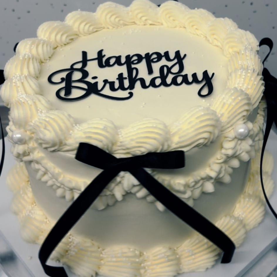 Lambeth Custom Cake